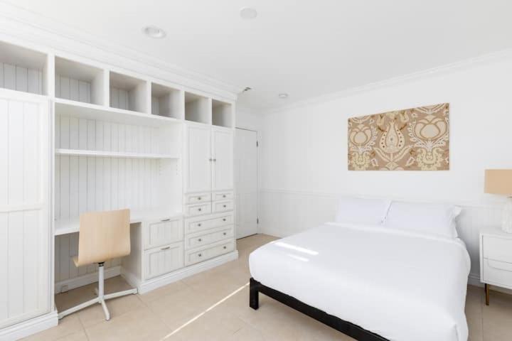 3 Bedroom Near Culver City-palms Apartment Los Angeles