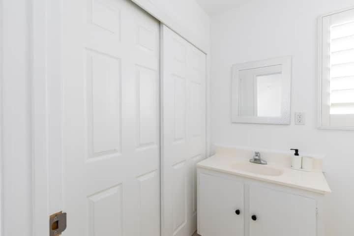 3 Bedroom Near Culver City-palms Los Angeles